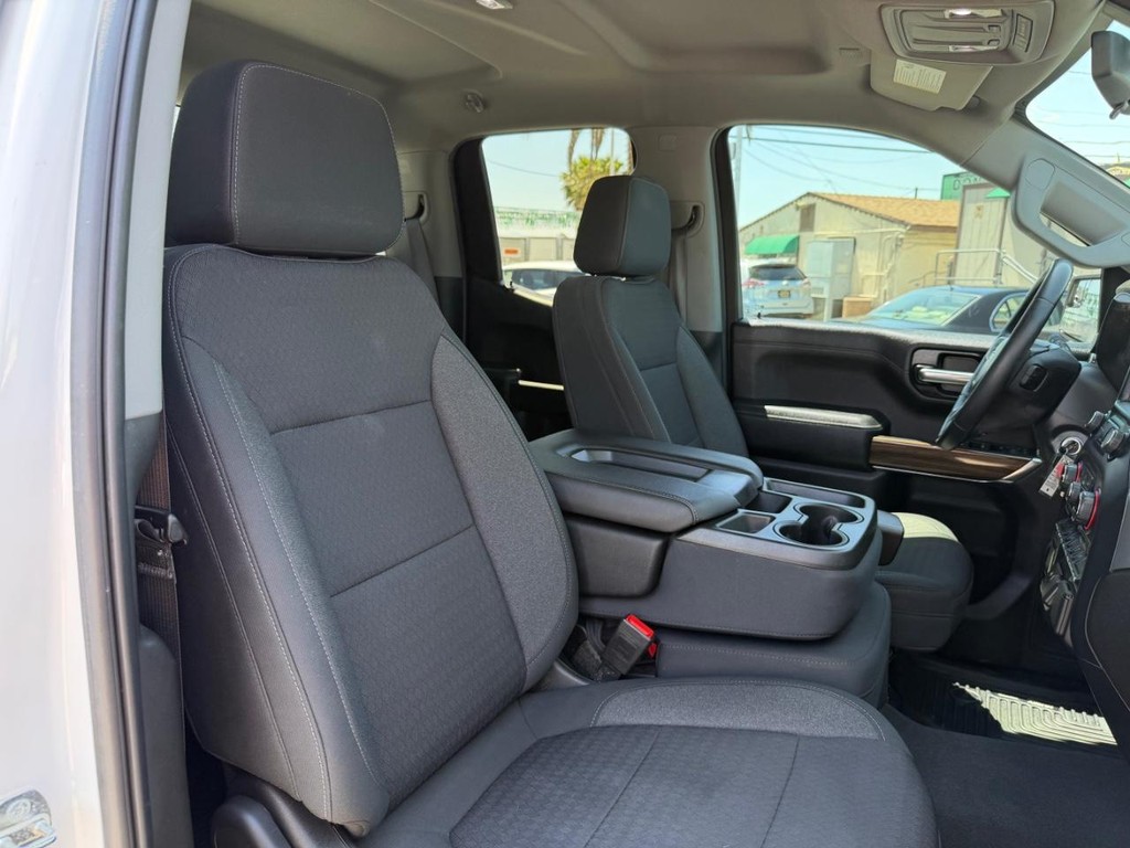 Chevrolet Silverado 1500 Vehicle Full-screen Gallery Image 22