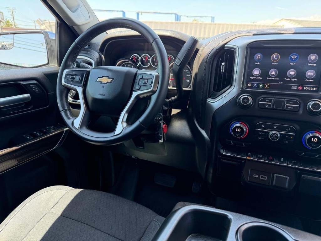 Chevrolet Silverado 1500 Vehicle Full-screen Gallery Image 24