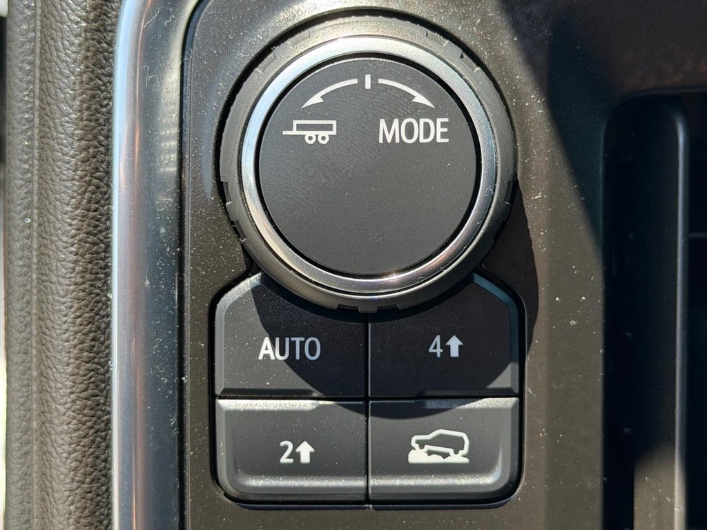 Chevrolet Silverado 1500 Vehicle Full-screen Gallery Image 30