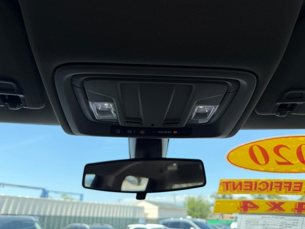 Chevrolet Silverado 1500 Vehicle Full-screen Gallery Image 35