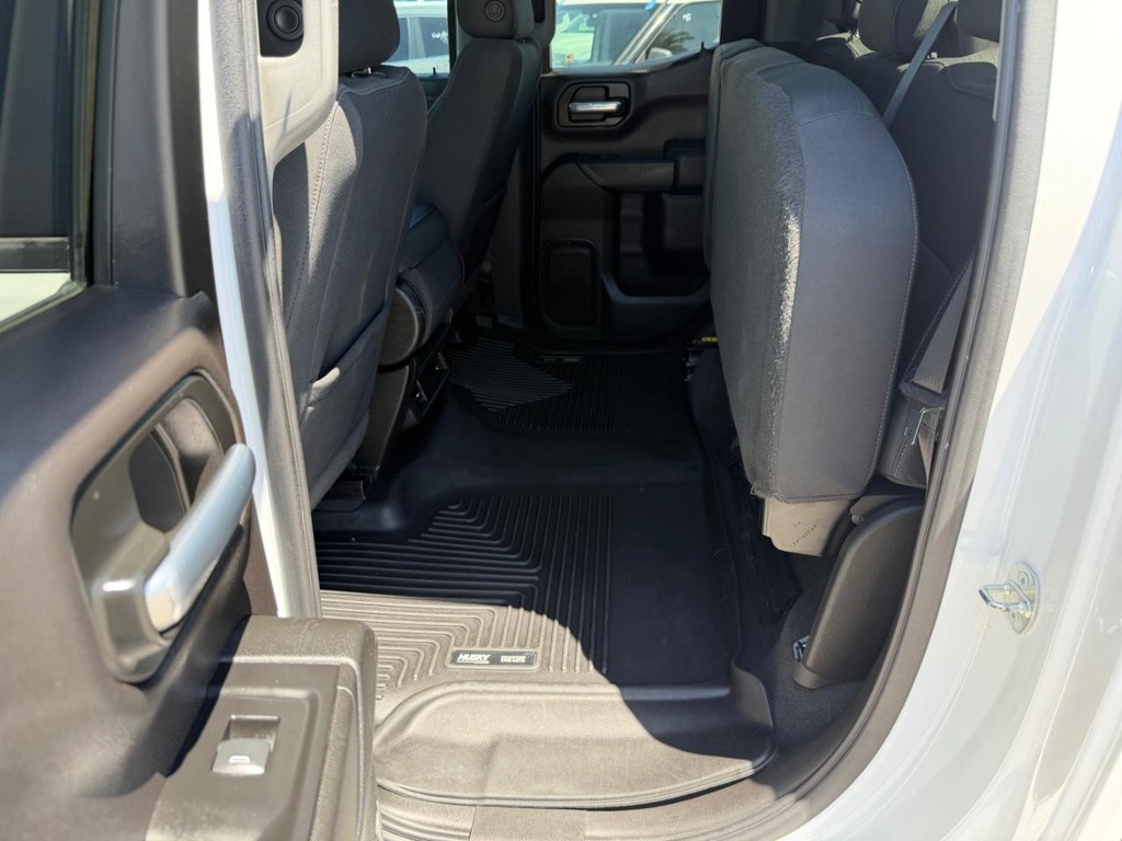 Chevrolet Silverado 1500 Vehicle Full-screen Gallery Image 40