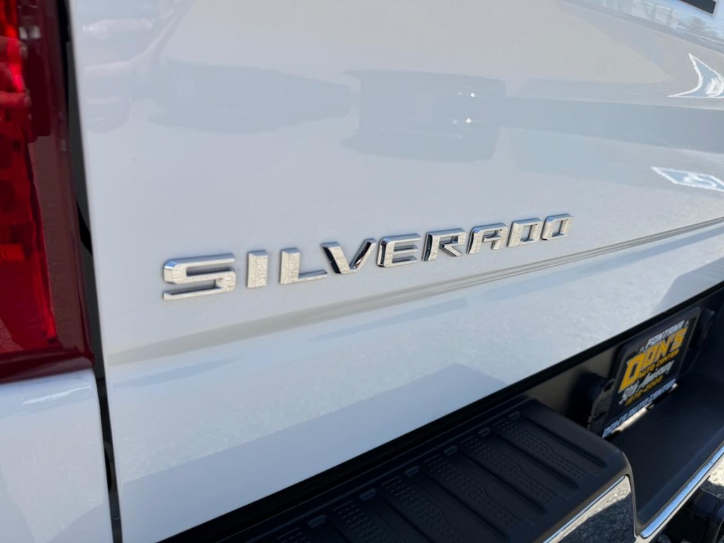 Chevrolet Silverado 1500 Vehicle Full-screen Gallery Image 42