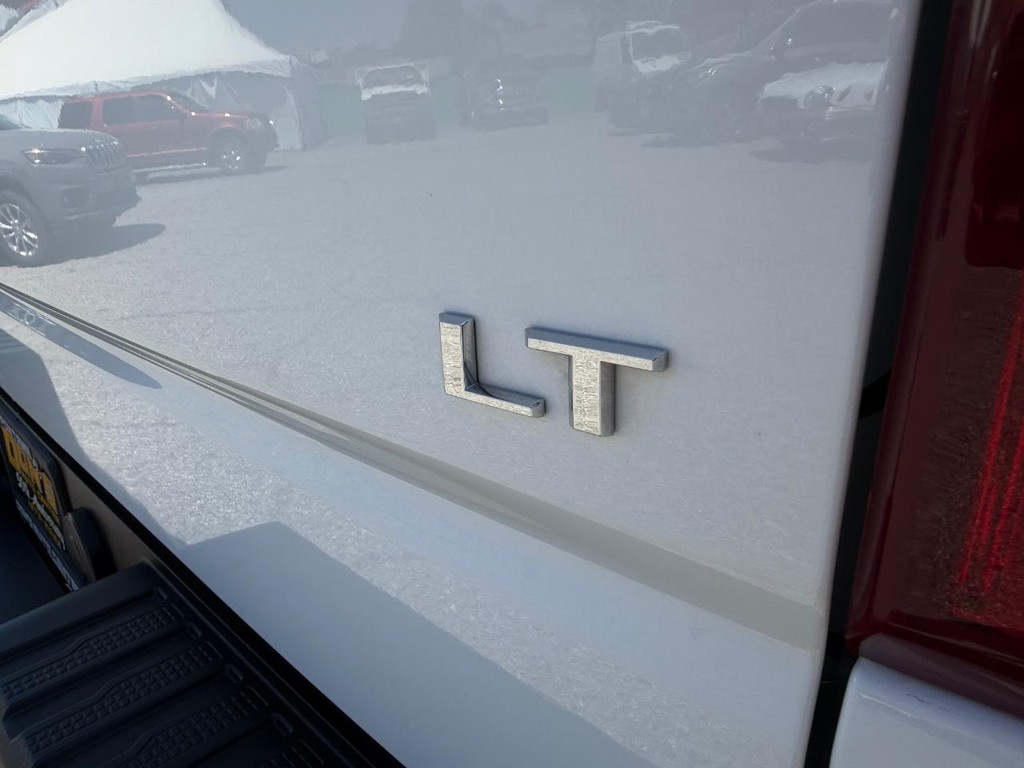 Chevrolet Silverado 1500 Vehicle Full-screen Gallery Image 43