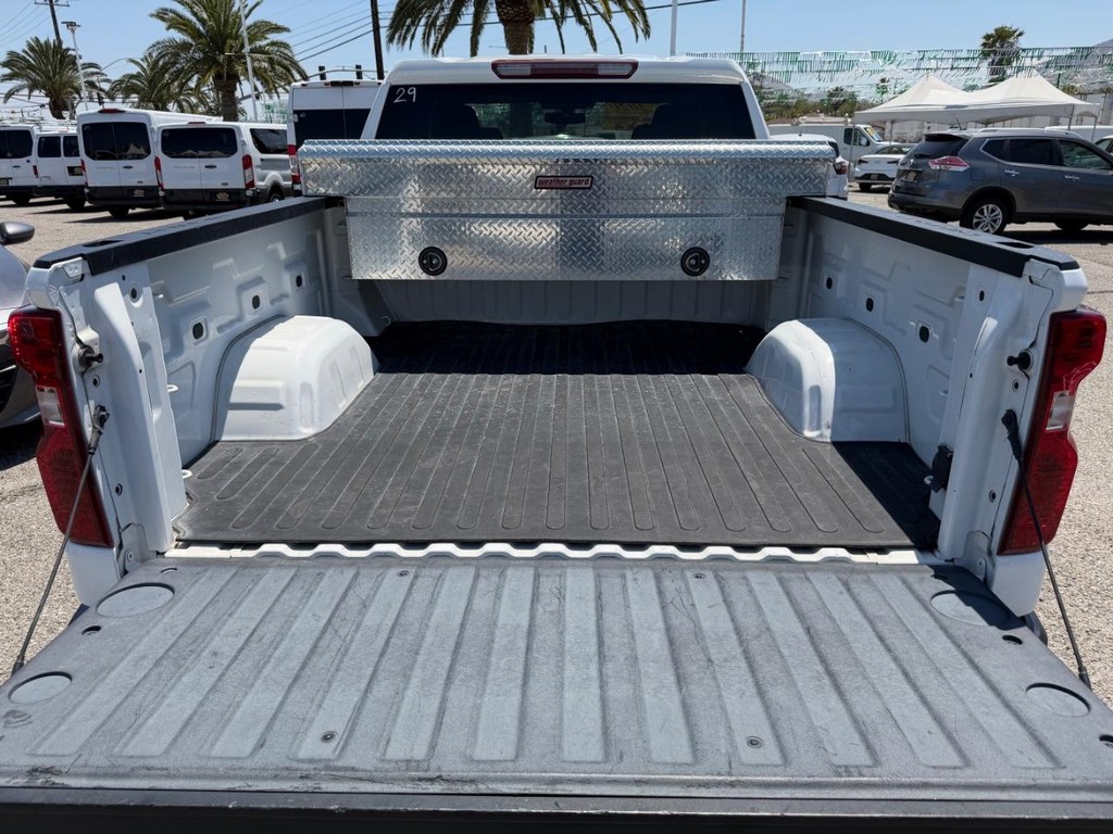 Chevrolet Silverado 1500 Vehicle Full-screen Gallery Image 44