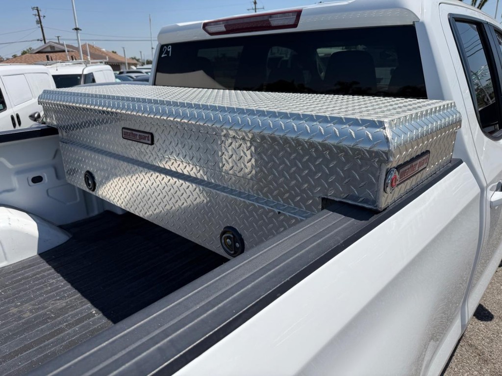 Chevrolet Silverado 1500 Vehicle Full-screen Gallery Image 45