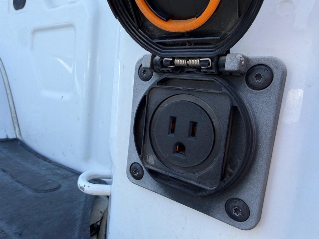 Chevrolet Silverado 1500 Vehicle Full-screen Gallery Image 48