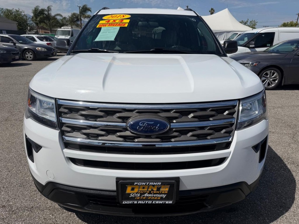 Ford Explorer Vehicle Full-screen Gallery Image 14