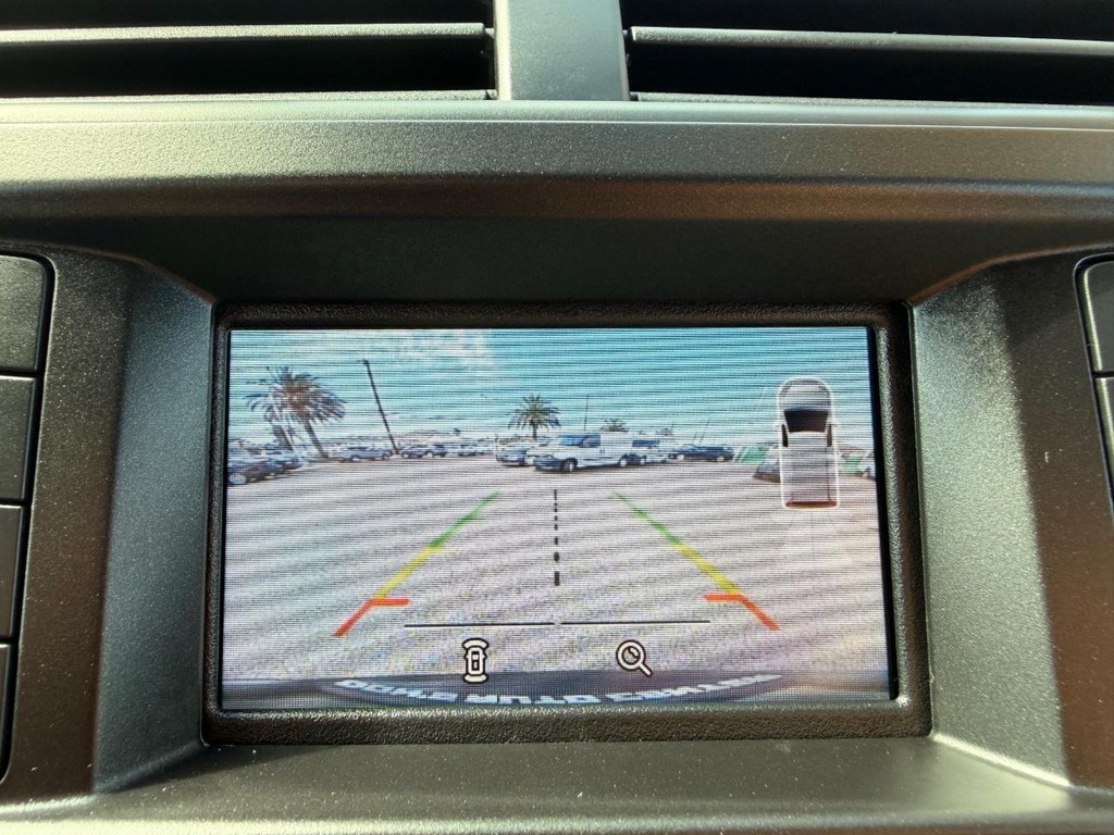 Ford Explorer Vehicle Full-screen Gallery Image 42