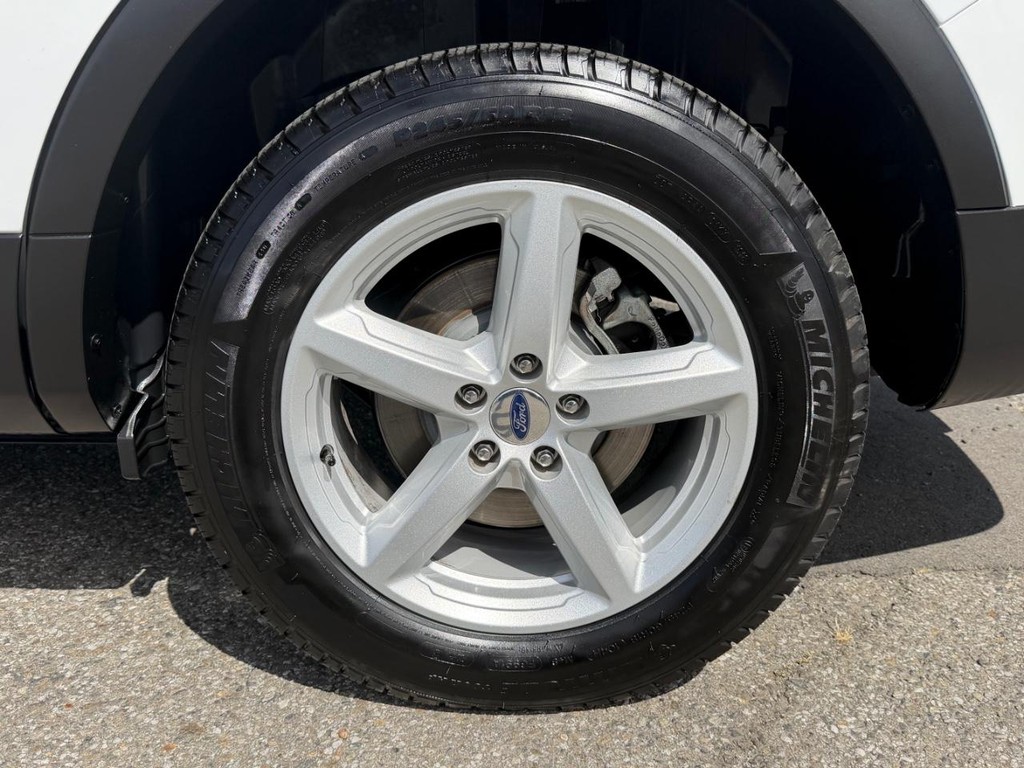 Ford Explorer Vehicle Full-screen Gallery Image 47