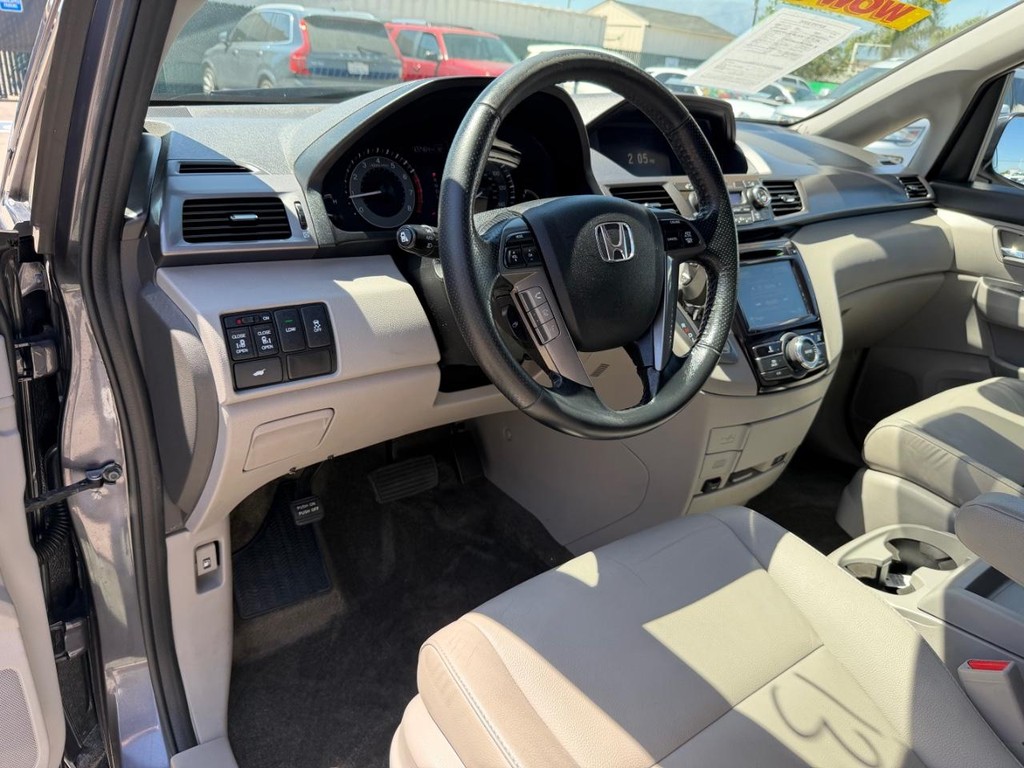 Honda Odyssey Vehicle Full-screen Gallery Image 17