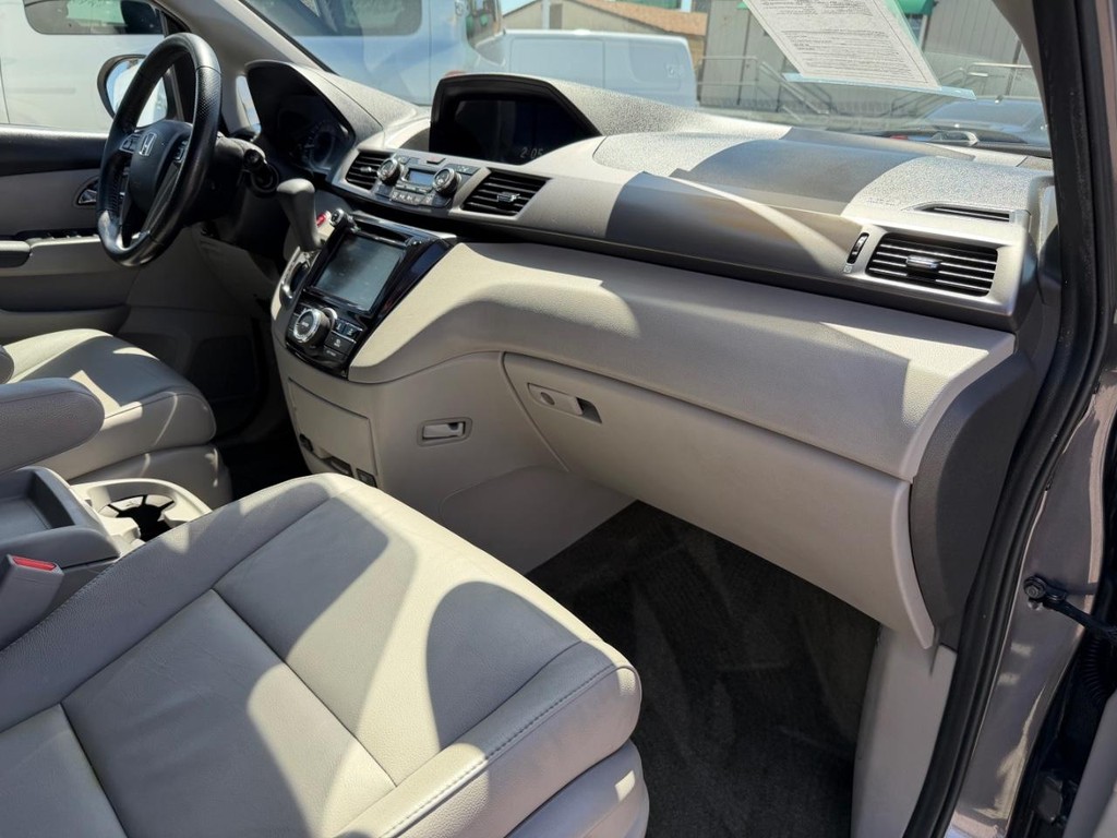 Honda Odyssey Vehicle Full-screen Gallery Image 21