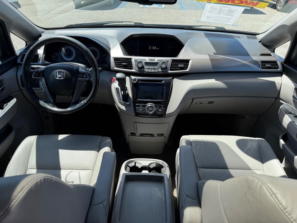 Honda Odyssey Vehicle Full-screen Gallery Image 24