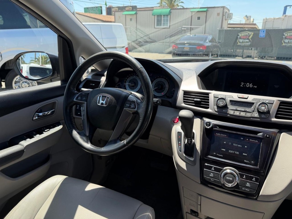 Honda Odyssey Vehicle Full-screen Gallery Image 25