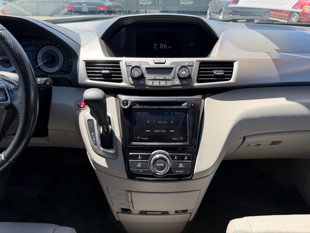 Honda Odyssey Vehicle Full-screen Gallery Image 26