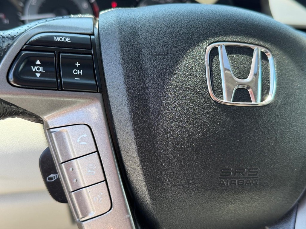 Honda Odyssey Vehicle Full-screen Gallery Image 29