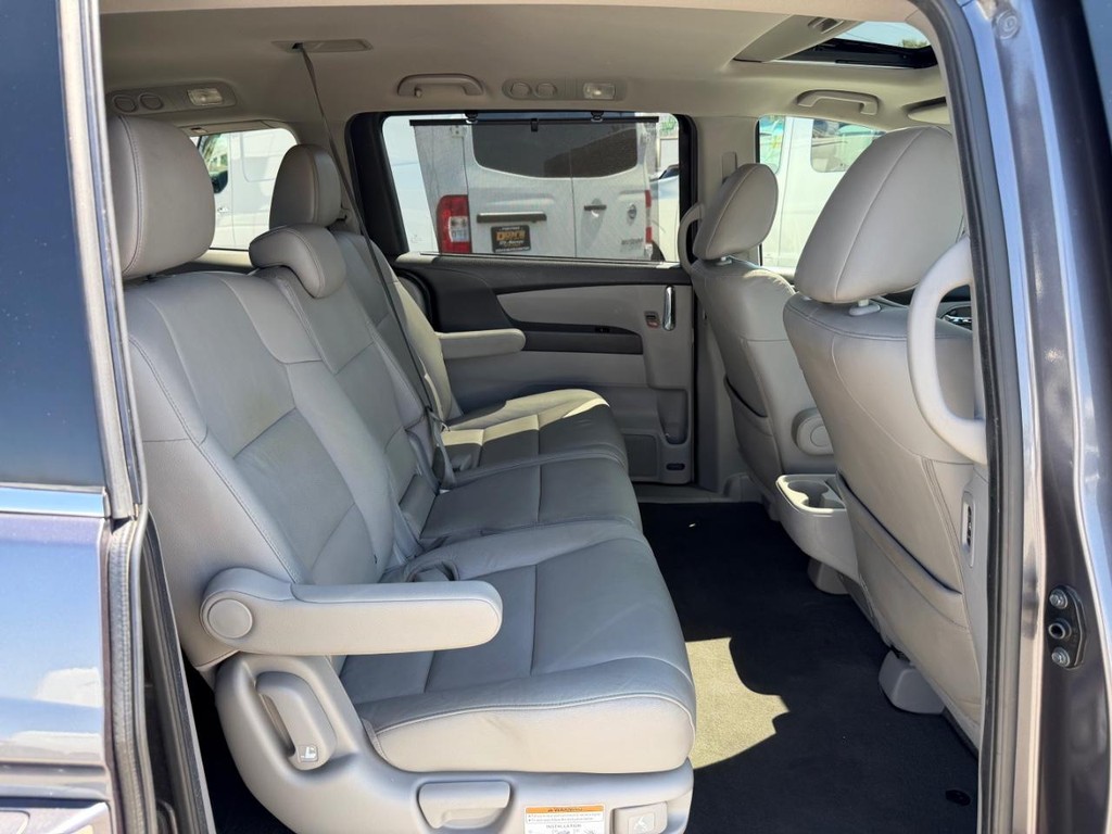 Honda Odyssey Vehicle Full-screen Gallery Image 38