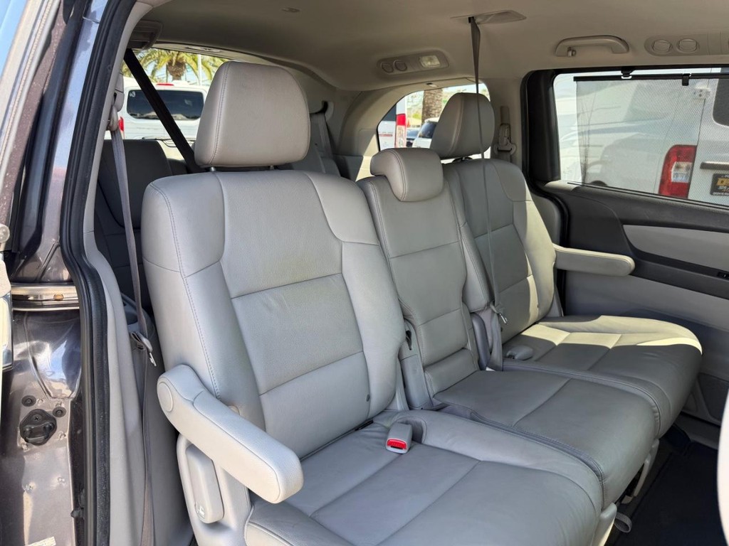 Honda Odyssey Vehicle Full-screen Gallery Image 39