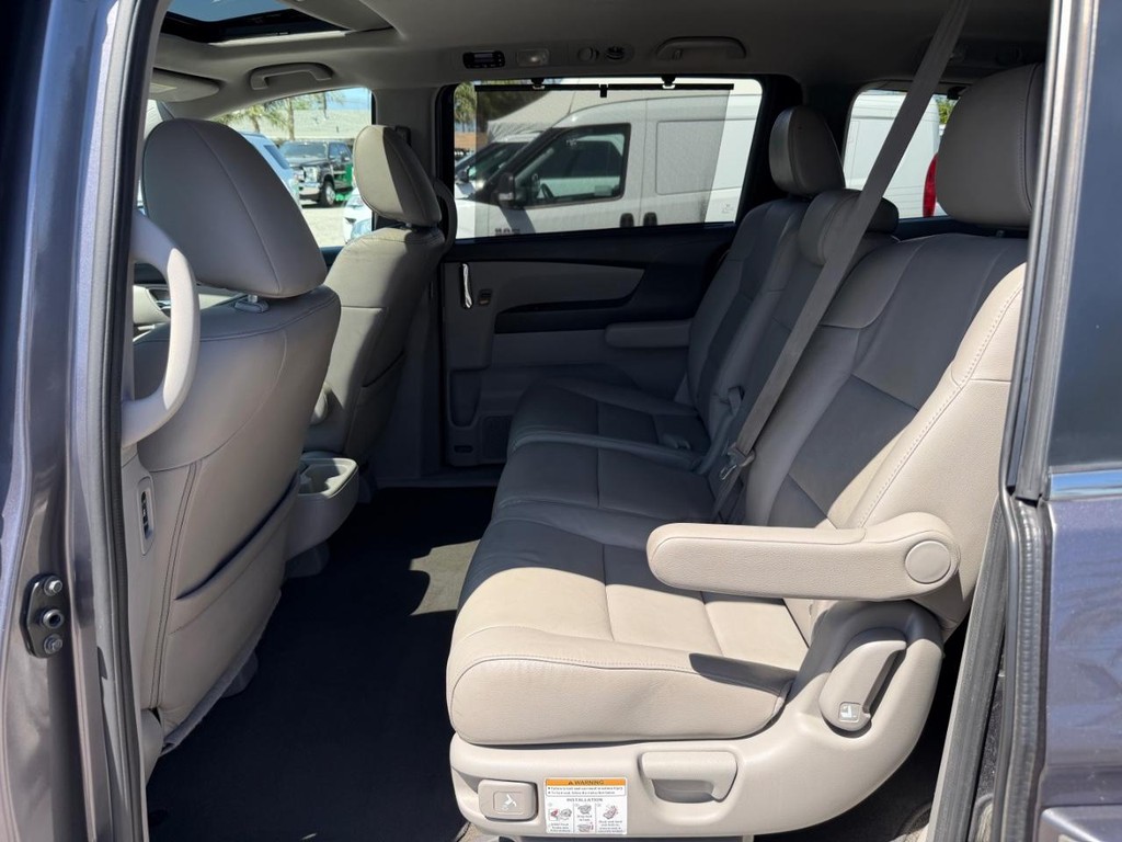 Honda Odyssey Vehicle Full-screen Gallery Image 42