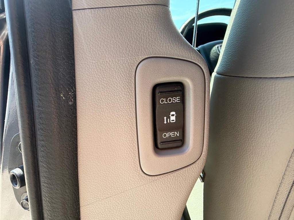 Honda Odyssey Vehicle Full-screen Gallery Image 46