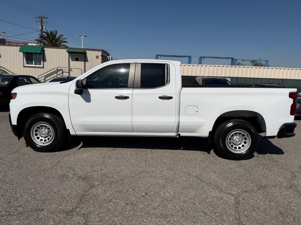 Chevrolet Silverado 1500 Vehicle Full-screen Gallery Image 11