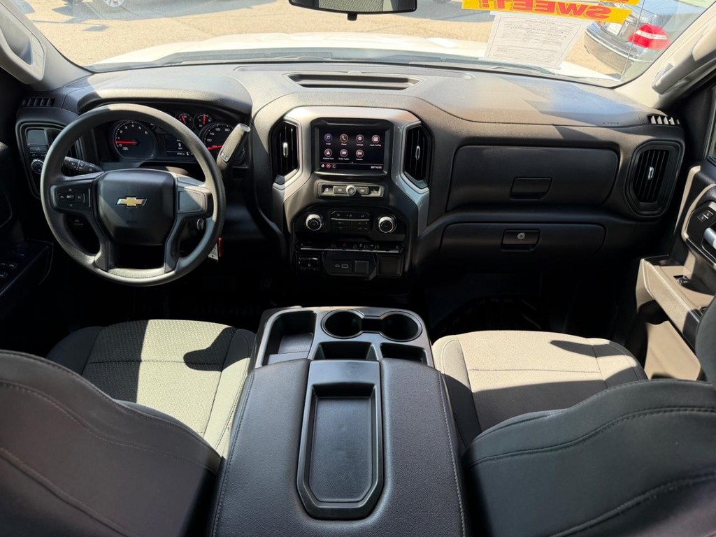 Chevrolet Silverado 1500 Vehicle Full-screen Gallery Image 23