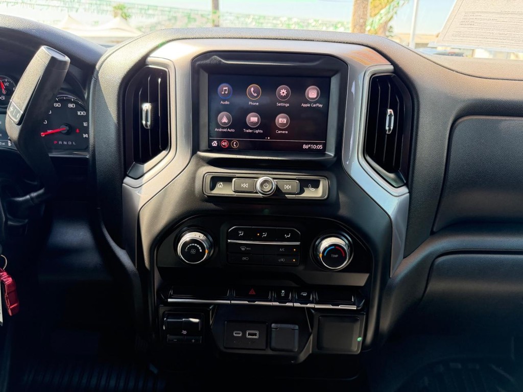 Chevrolet Silverado 1500 Vehicle Full-screen Gallery Image 25