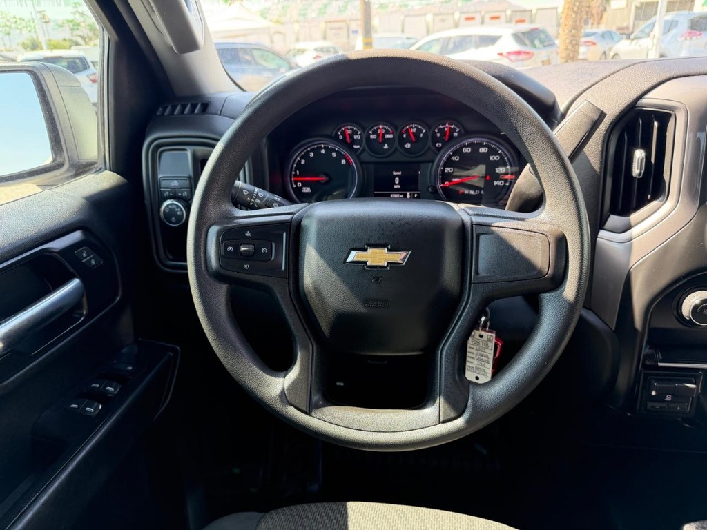 Chevrolet Silverado 1500 Vehicle Full-screen Gallery Image 27