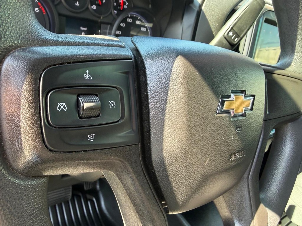 Chevrolet Silverado 1500 Vehicle Full-screen Gallery Image 28