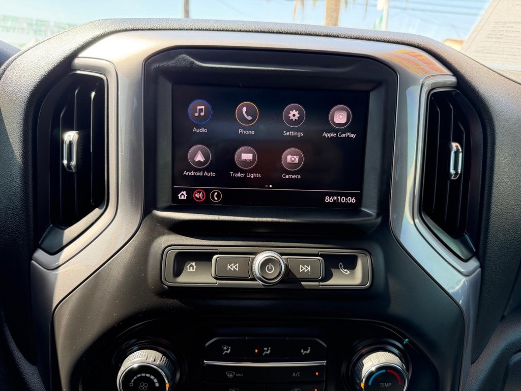 Chevrolet Silverado 1500 Vehicle Full-screen Gallery Image 34