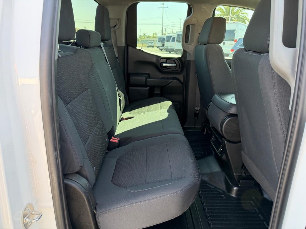 Chevrolet Silverado 1500 Vehicle Full-screen Gallery Image 37