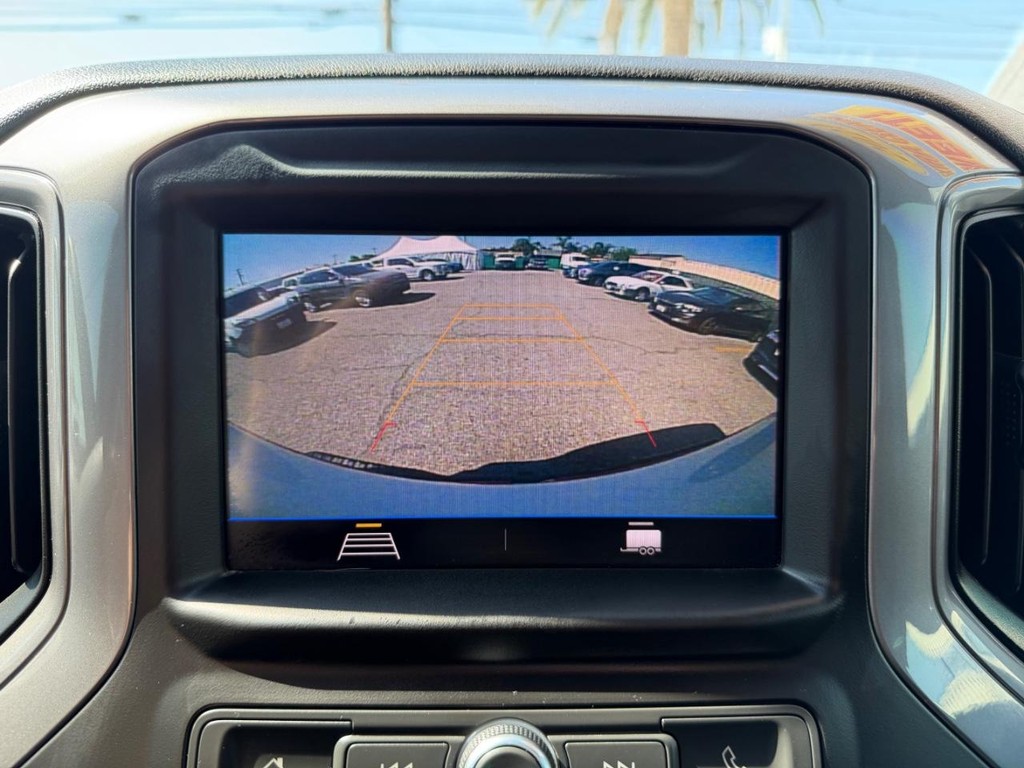 Chevrolet Silverado 1500 Vehicle Full-screen Gallery Image 40