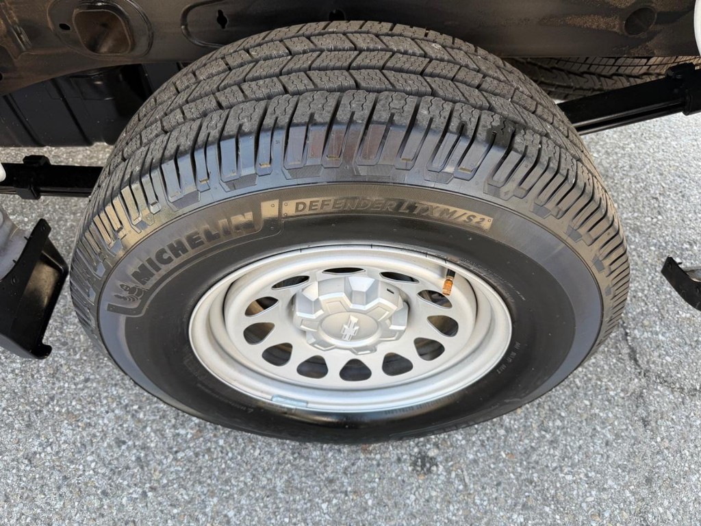 Chevrolet Silverado 1500 Vehicle Full-screen Gallery Image 43