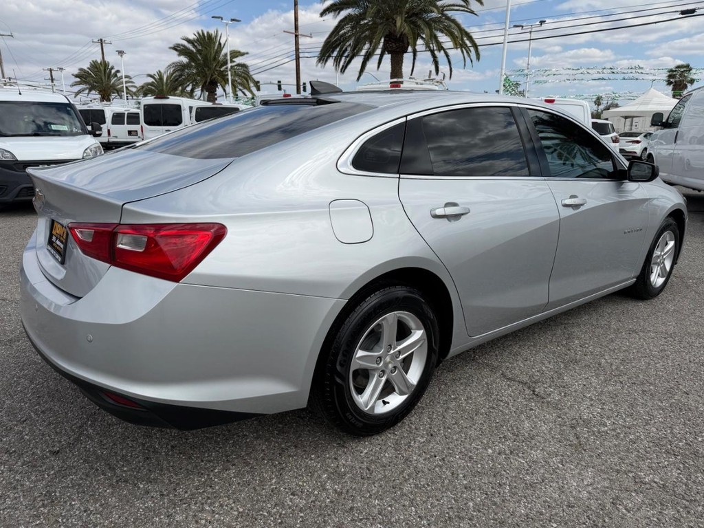 Chevrolet Malibu Vehicle Full-screen Gallery Image 06