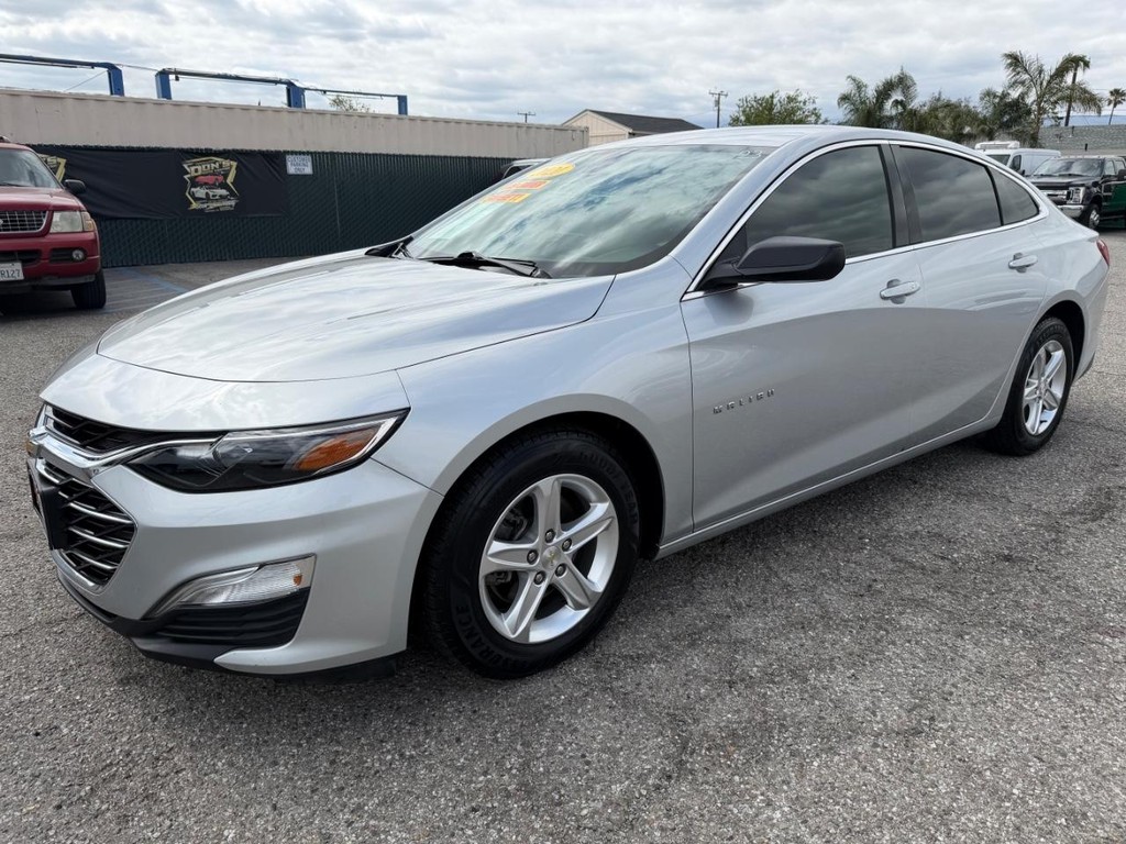 Chevrolet Malibu Vehicle Full-screen Gallery Image 12