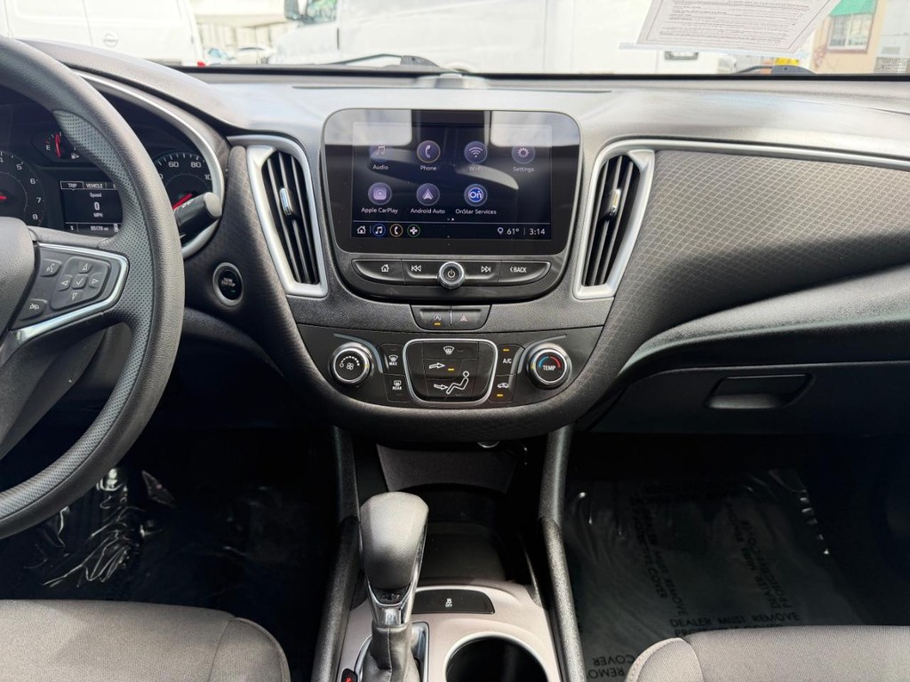 Chevrolet Malibu Vehicle Full-screen Gallery Image 25