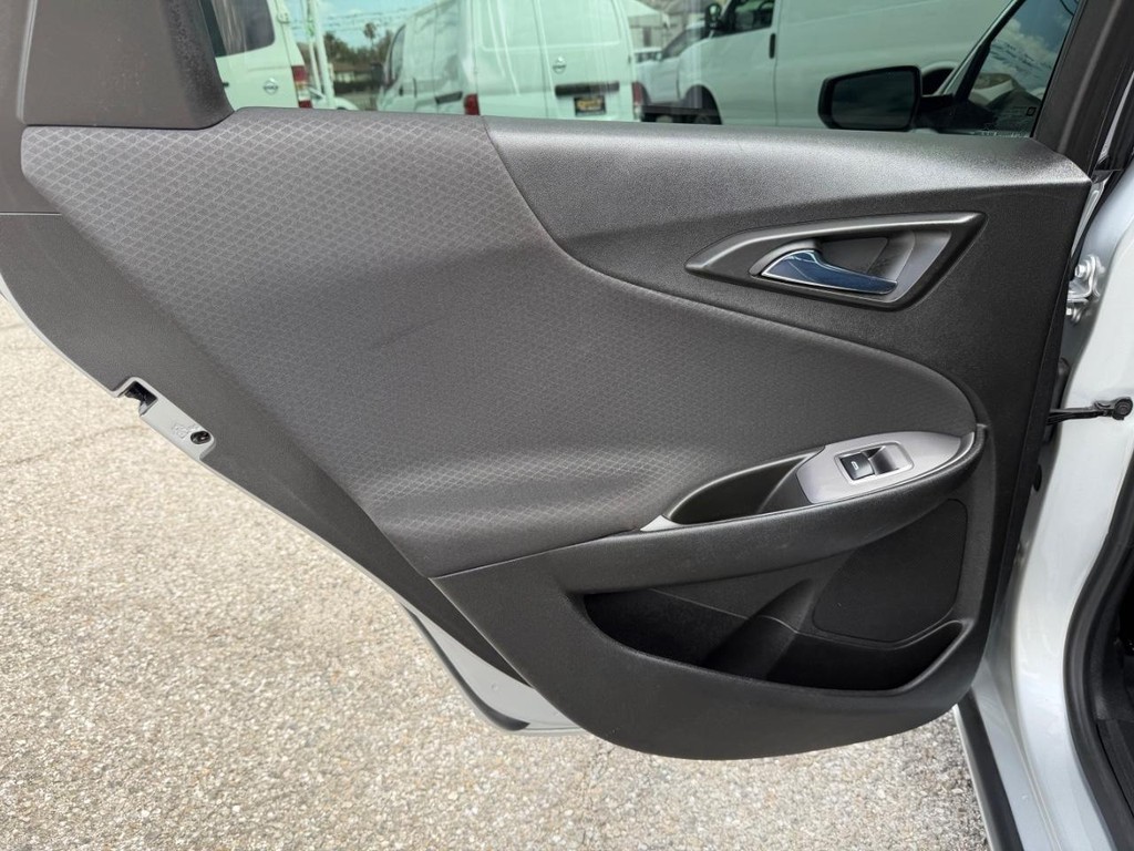 Chevrolet Malibu Vehicle Full-screen Gallery Image 38