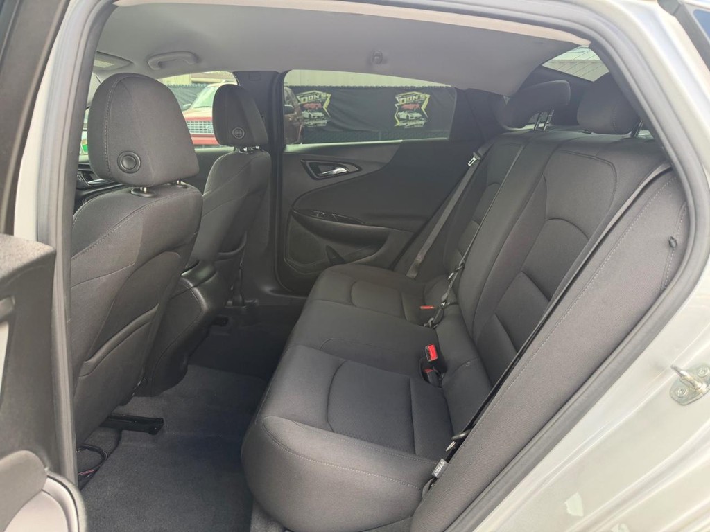 Chevrolet Malibu Vehicle Full-screen Gallery Image 39