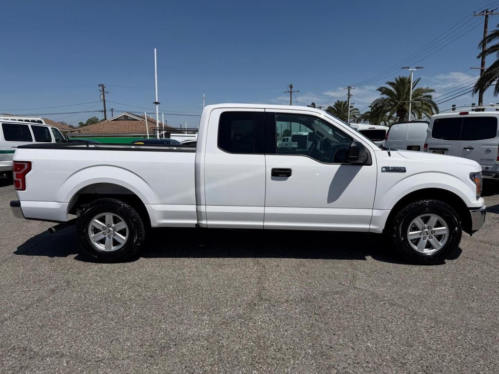 Ford F-150 Vehicle Full-screen Gallery Image 05