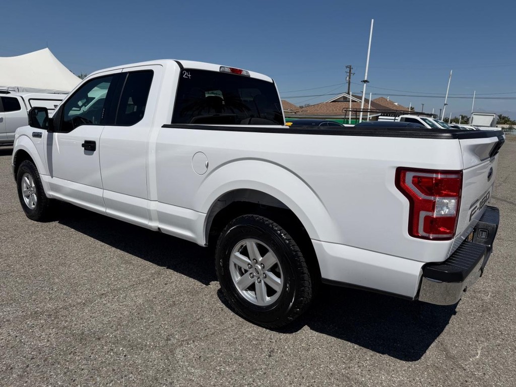 Ford F-150 Vehicle Full-screen Gallery Image 09