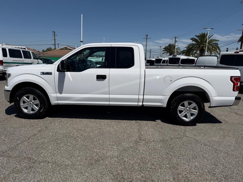 Ford F-150 Vehicle Full-screen Gallery Image 11