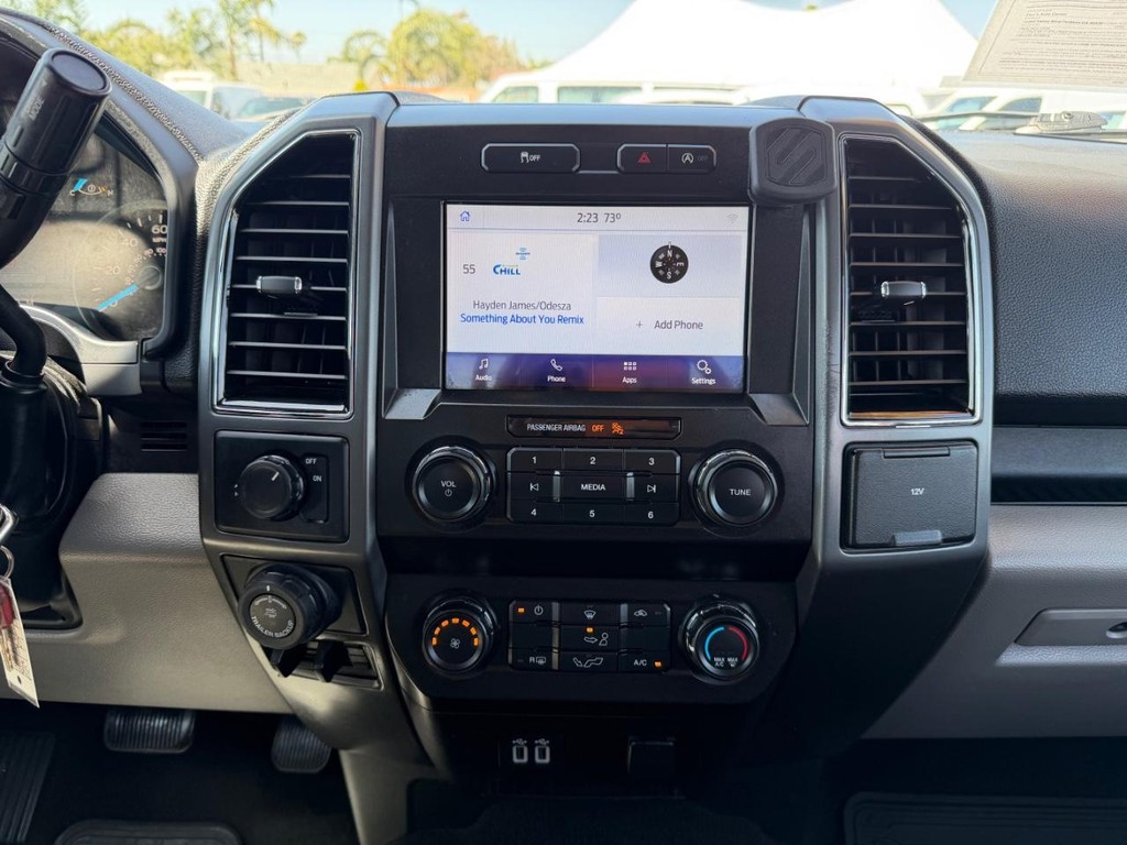 Ford F-150 Vehicle Full-screen Gallery Image 31