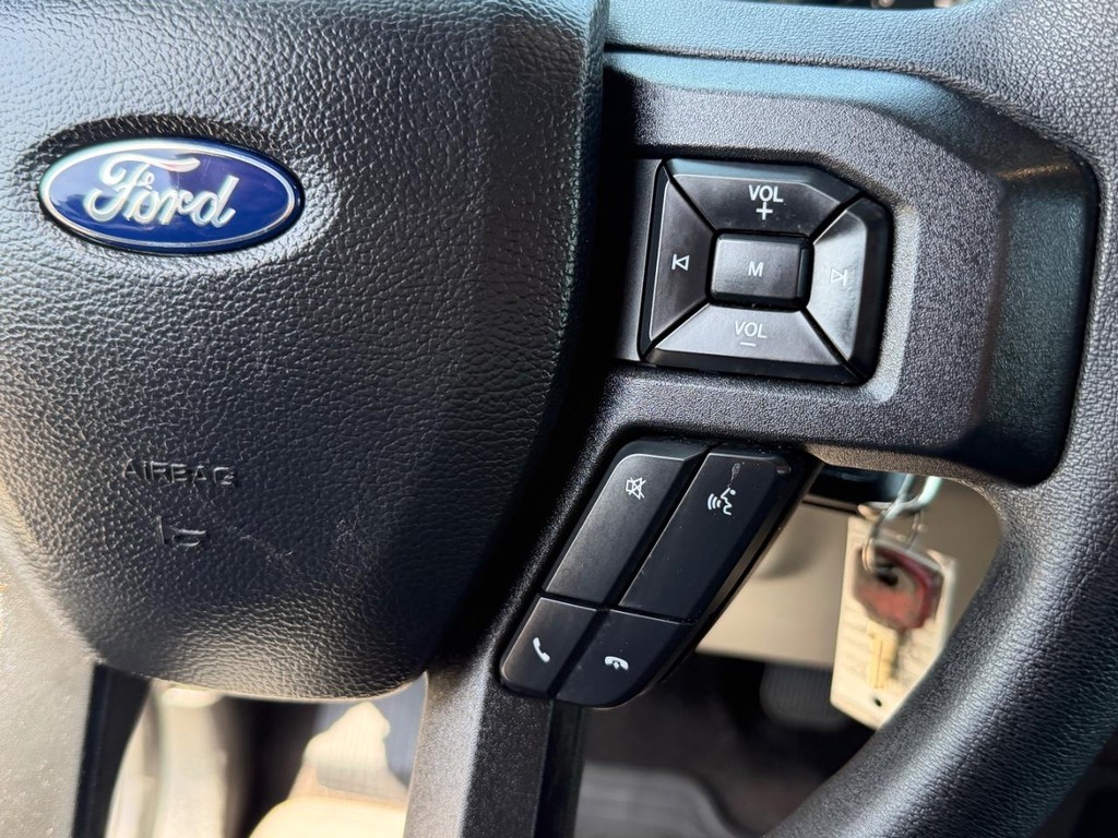 Ford F-150 Vehicle Full-screen Gallery Image 35
