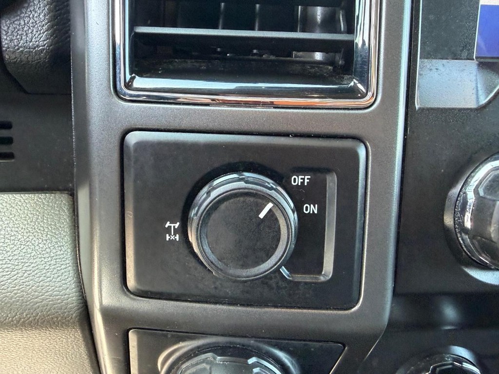 Ford F-150 Vehicle Full-screen Gallery Image 39