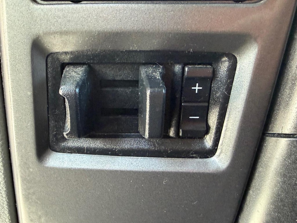 Ford F-150 Vehicle Full-screen Gallery Image 41