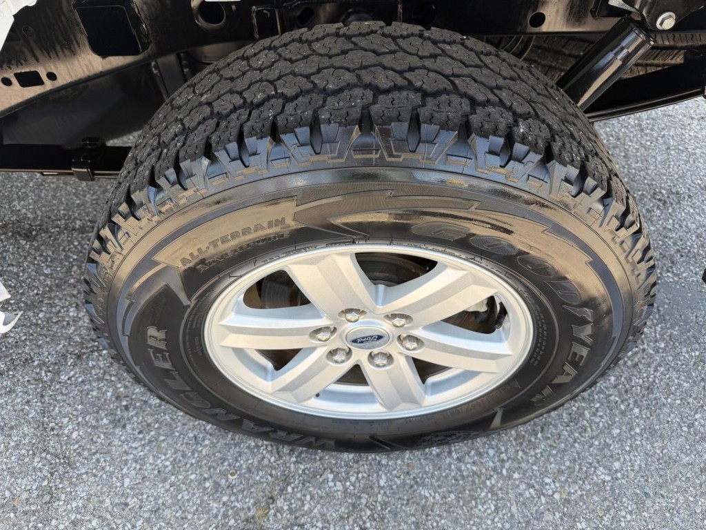 Ford F-150 Vehicle Full-screen Gallery Image 47