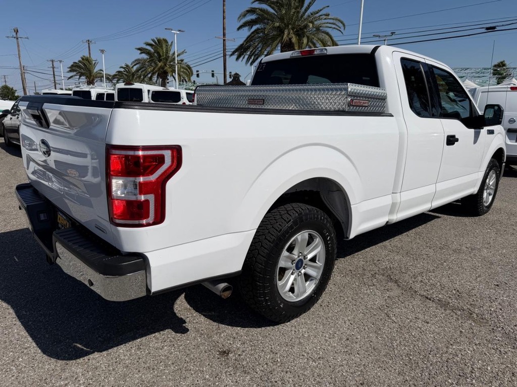 Ford F-150 Vehicle Full-screen Gallery Image 06