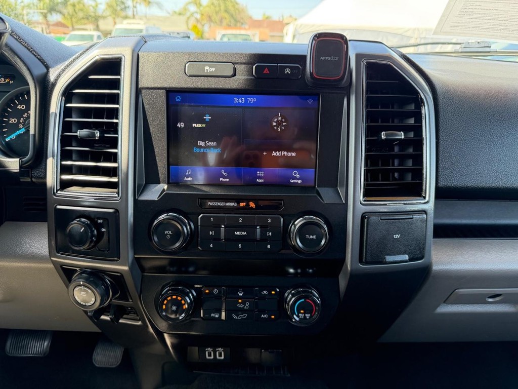 Ford F-150 Vehicle Full-screen Gallery Image 30