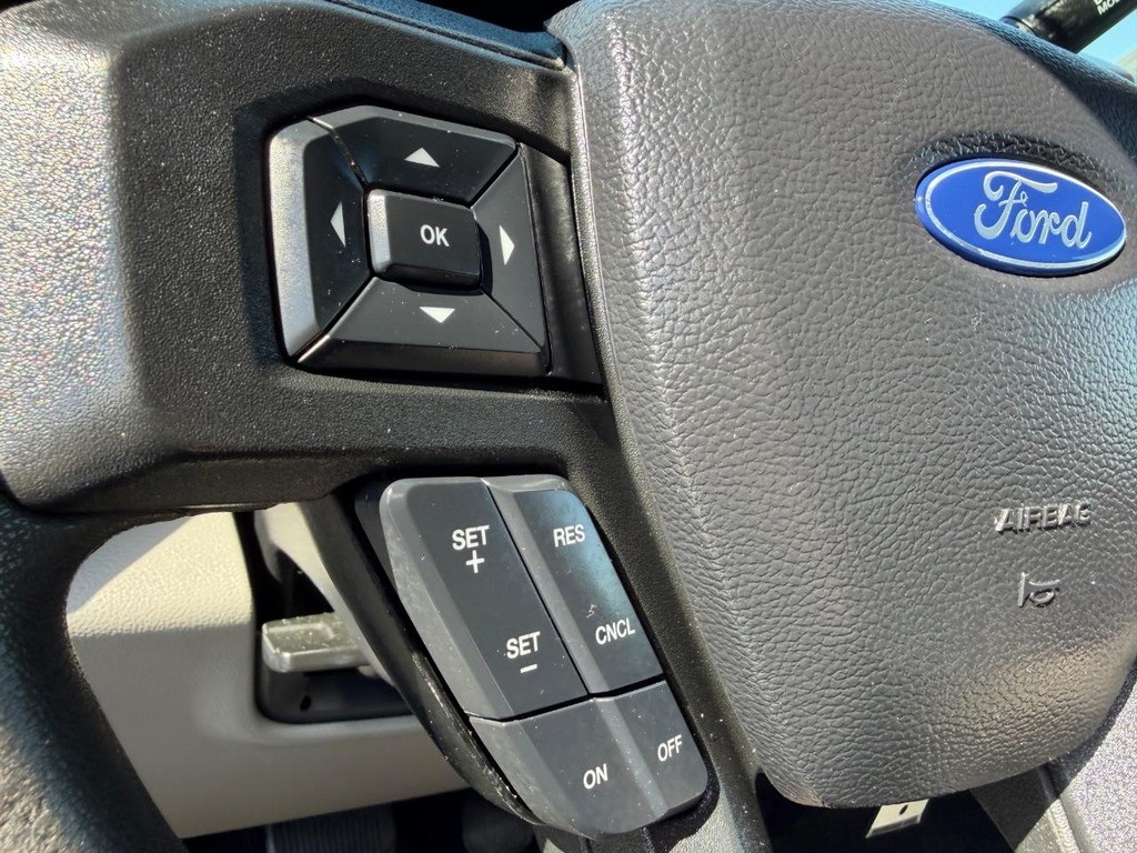 Ford F-150 Vehicle Full-screen Gallery Image 33