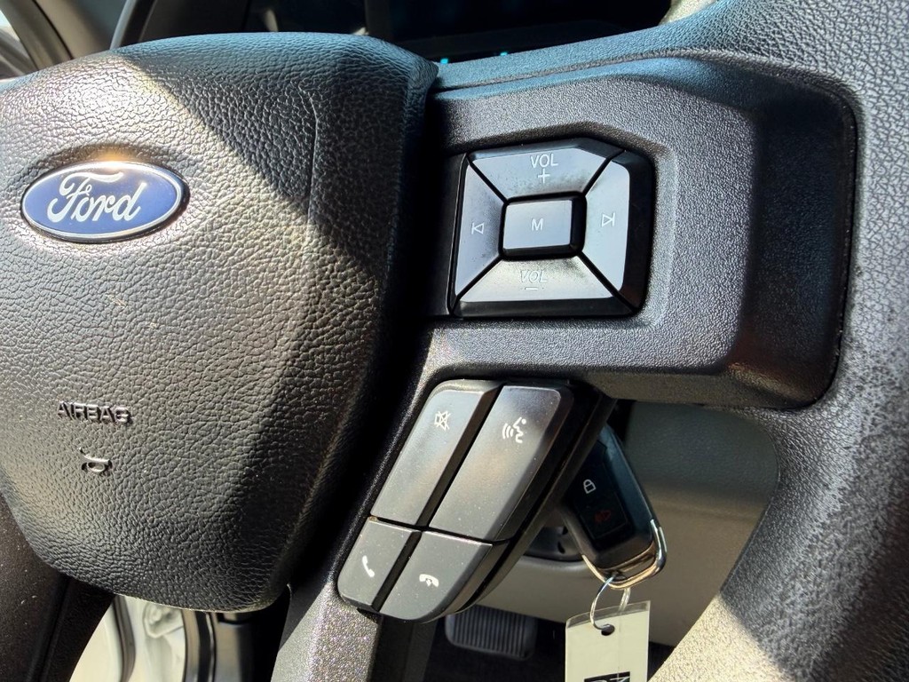 Ford F-150 Vehicle Full-screen Gallery Image 34