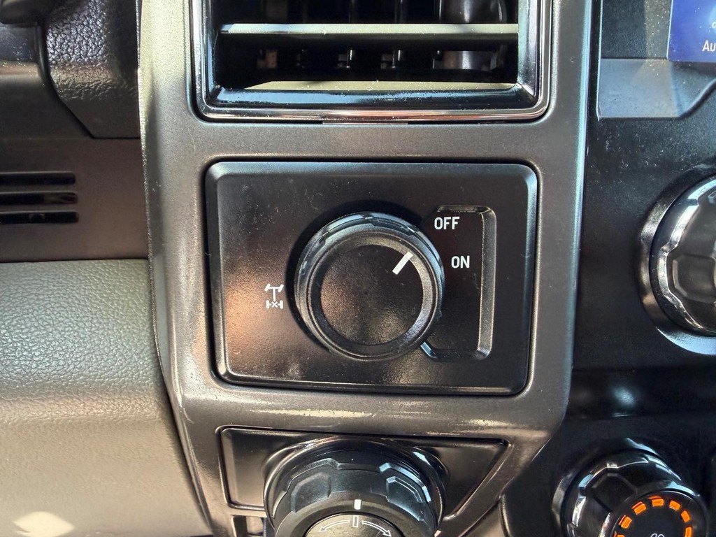 Ford F-150 Vehicle Full-screen Gallery Image 38